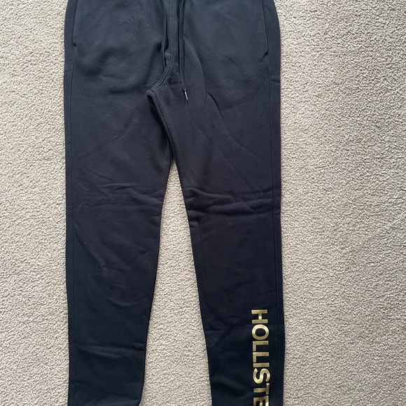 Men’s Hollister pants size medium - Picture 3 of 4